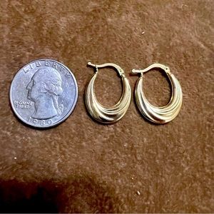 Brand new 18K Saudi gold loop earrings